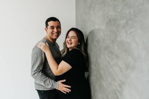 Ensaio gestante em casa lifestyle quarto bebe minimalista '