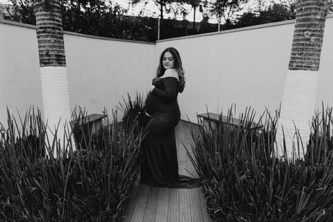 Ensaio gestante em casa lifestyle quarto bebe minimalista '