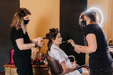 elopement wedding casamento a dois em sao paulo sitio sao jorge sao bernardo do campo votos noivos fotografo de casamento de dia diurno decoracao rustica paleta verde e branca casamento buque da noiva '