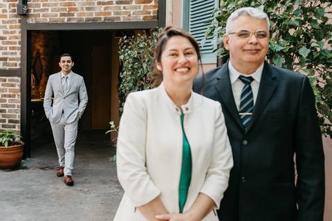 elopement wedding casamento a dois em sao paulo sitio sao jorge sao bernardo do campo votos noivos fotografo de casamento de dia diurno decoracao rustica paleta verde e branca casamento buque da noiva '