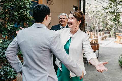 elopement wedding casamento a dois em sao paulo sitio sao jorge sao bernardo do campo votos noivos fotografo de casamento de dia diurno decoracao rustica paleta verde e branca casamento buque da noiva '