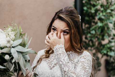 elopement wedding casamento a dois em sao paulo sitio sao jorge sao bernardo do campo votos noivos fotografo de casamento de dia diurno decoracao rustica paleta verde e branca casamento buque da noiva '