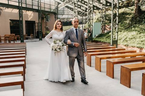 elopement wedding casamento a dois em sao paulo sitio sao jorge sao bernardo do campo votos noivos fotografo de casamento de dia diurno decoracao rustica paleta verde e branca casamento buque da noiva '