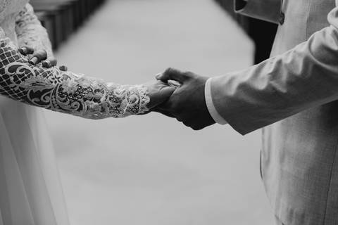 elopement wedding casamento a dois em sao paulo sitio sao jorge sao bernardo do campo votos noivos fotografo de casamento de dia diurno decoracao rustica paleta verde e branca casamento buque da noiva '