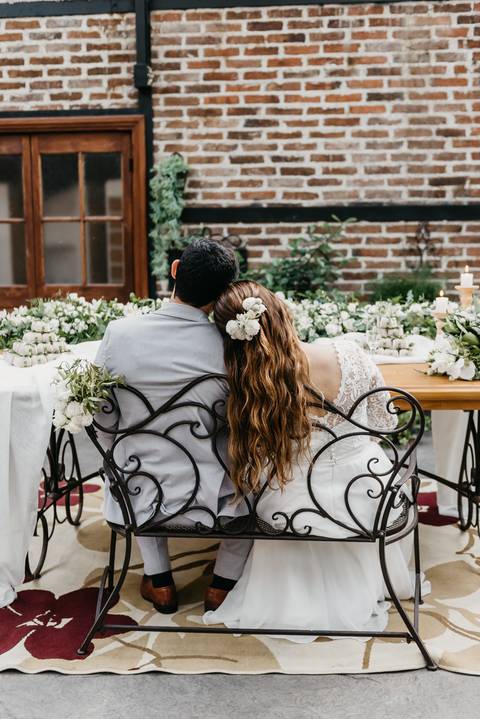 elopement wedding casamento a dois em sao paulo sitio sao jorge sao bernardo do campo votos noivos fotografo de casamento de dia diurno decoracao rustica paleta verde e branca casamento buque da noiva '