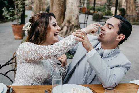 elopement wedding casamento a dois em sao paulo sitio sao jorge sao bernardo do campo votos noivos fotografo de casamento de dia diurno decoracao rustica paleta verde e branca casamento buque da noiva '