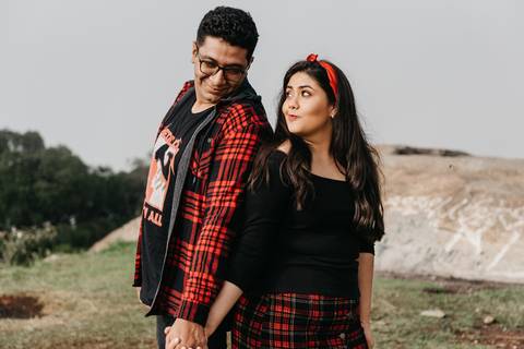 ensaio de casal pre casamento na montanha em dia nublado no pico olho dagua em mairipora ensaio com nuvens na montanha'