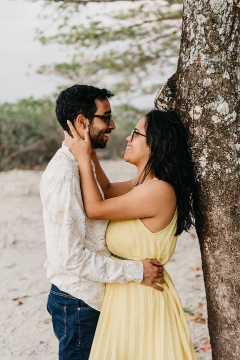 ensaio de casal na praia ensaio pre wedding ensaio pre casamento na praia bertioga ensaio na praia no nascer do sol ensaio de casal no por do sol ensaio na praia'