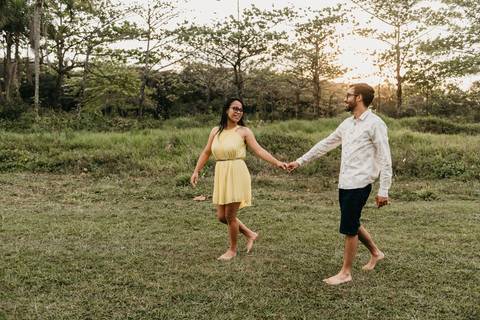 ensaio de casal na praia ensaio pre wedding ensaio pre casamento na praia bertioga ensaio na praia no nascer do sol ensaio de casal no por do sol ensaio na praia'