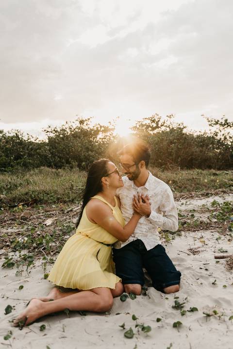 ensaio de casal na praia ensaio pre wedding ensaio pre casamento na praia bertioga ensaio na praia no nascer do sol ensaio de casal no por do sol ensaio na praia'