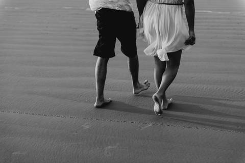 ensaio de casal na praia ensaio pre wedding ensaio pre casamento na praia bertioga ensaio na praia no nascer do sol ensaio de casal no por do sol ensaio na praia'