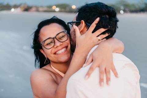 ensaio de casal na praia ensaio pre wedding ensaio pre casamento na praia bertioga ensaio na praia no nascer do sol ensaio de casal no por do sol ensaio na praia'