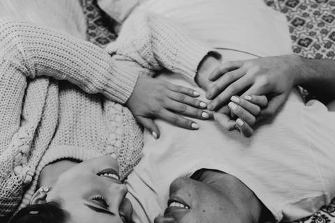 ensaio de casal em casa com cachorros ensaio com cachorros ensaio em casa ensaio villa do golfe ribeirao preto'