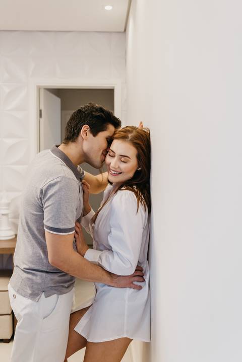 ensaio de casal em casa com cachorros ensaio com cachorros ensaio em casa ensaio villa do golfe ribeirao preto'