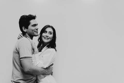 ensaio de casal em casa com cachorros ensaio com cachorros ensaio em casa ensaio villa do golfe ribeirao preto'