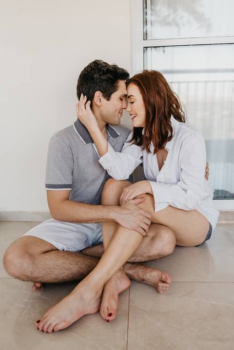 ensaio de casal em casa com cachorros ensaio com cachorros ensaio em casa ensaio villa do golfe ribeirao preto'