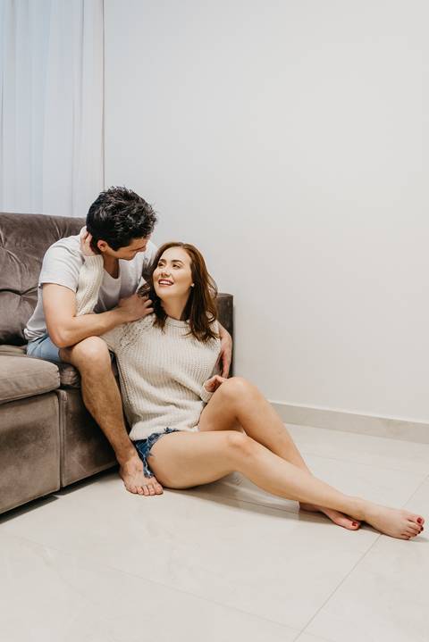 ensaio de casal em casa com cachorros ensaio com cachorros ensaio em casa ensaio villa do golfe ribeirao preto'