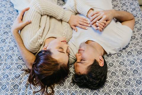 ensaio de casal em casa com cachorros ensaio com cachorros ensaio em casa ensaio villa do golfe ribeirao preto'