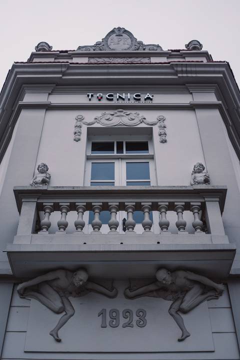 '