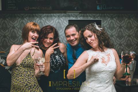Reportaje fotográfico de bodas, reportaje fotografico madrid, impresium, impresium fotografía y vídeo, fotoperiodismo, foto narrativa, Rubén Córdoba, boda, wedding, wedding photografer, fotografía boda original, boda en Casa Rosita, boda en Fuentearcos'