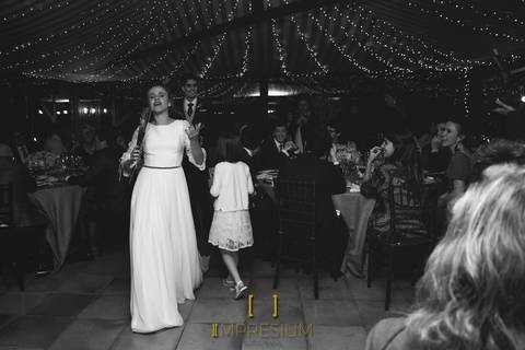 Reportaje fotográfico de bodas, impresium, impresium fotografía y vídeo, fotoperiodismo boda, boda, wedding, wedding photografer, fotografía original boda Madrid, boda en Etxemendi, fotografia boda en Etxemendi'