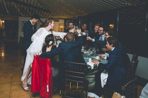 Reportaje fotográfico de bodas, impresium, impresium fotografía y vídeo, fotoperiodismo boda, boda, wedding, wedding photografer, fotografía original boda Madrid, boda en Etxemendi, fotografia boda en Etxemendi'