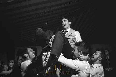 Reportaje fotográfico de bodas, impresium, impresium fotografía y vídeo, fotoperiodismo boda, boda, wedding, wedding photografer, fotografía original boda Madrid, boda en Etxemendi, fotografia boda en Etxemendi'
