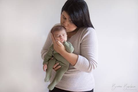 bruna barbosa fotografia, sao paulo, sessão newborn, foto com os pais'