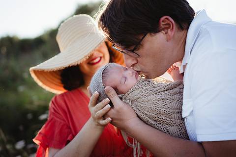 sessão fotográfica white, sessão fotografica em familia, fotografo de familias, fotografa de familias, sessão fotos em familia em estúdio, estudio fotográfico de familia, ensaio de familia, ensaio de recém-nascido, ensaio de criança, fotografo Lisboa, '