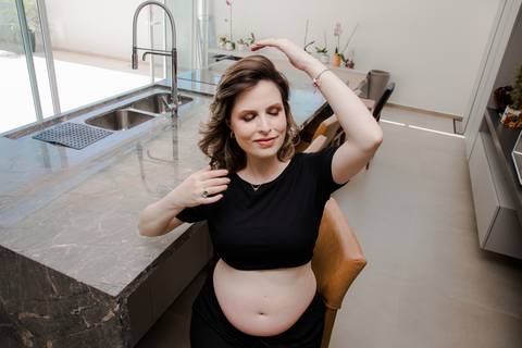 ensaio gestante em casa'