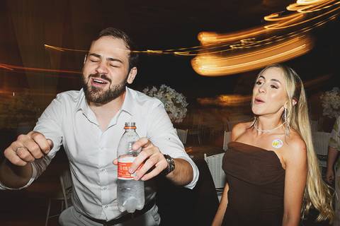 convidados dançando'
