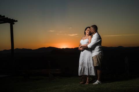 Pre wedding de Marcela e Guilherme no Parque Estadual do Ibitipoca e em Juiz de Fora, ao ar livre e ao pôr do sol'
