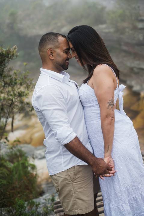 Pre wedding de Marcela e Guilherme no Parque Estadual do Ibitipoca e em Juiz de Fora, ao ar livre e ao pôr do sol'