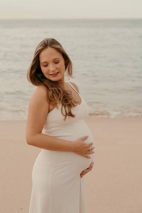 ensaio gestante  praia de itacoatiara niteroi ; renata rocha fotografa niteroi '