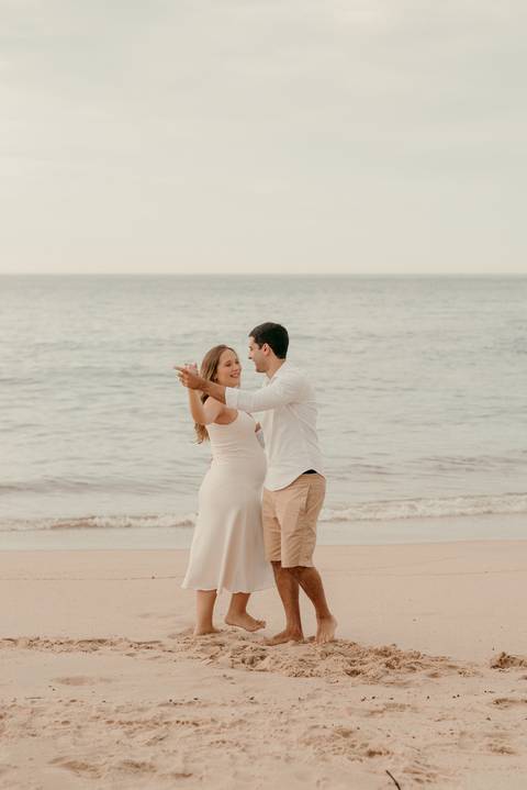 ensaio gestante  praia de itacoatiara niteroi ; renata rocha fotografa niteroi '