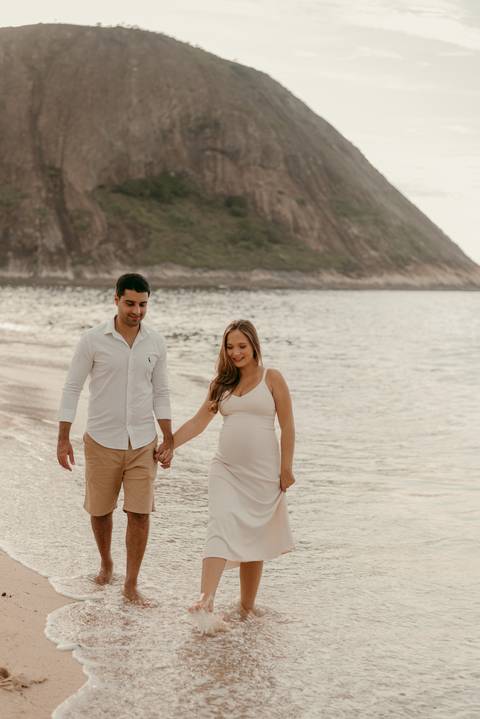 ensaio gestante  praia de itacoatiara niteroi ; renata rocha fotografa niteroi '