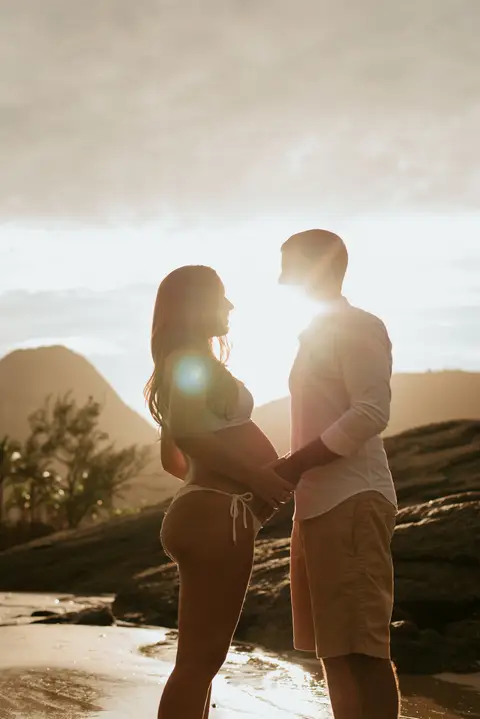 ensaio gestante  praia de itacoatiara niteroi ; renata rocha fotografa niteroi '