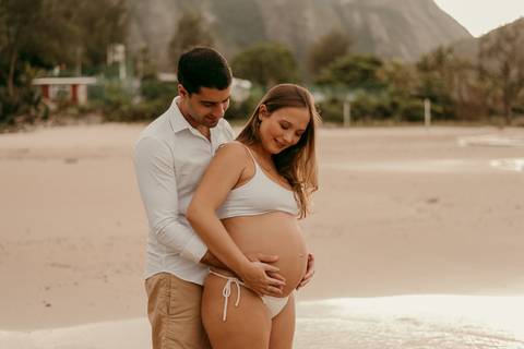 ensaio gestante  praia de itacoatiara niteroi ; renata rocha fotografa niteroi '