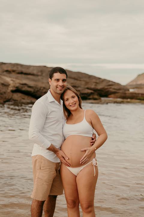 ensaio gestante  praia de itacoatiara niteroi ; renata rocha fotografa niteroi '