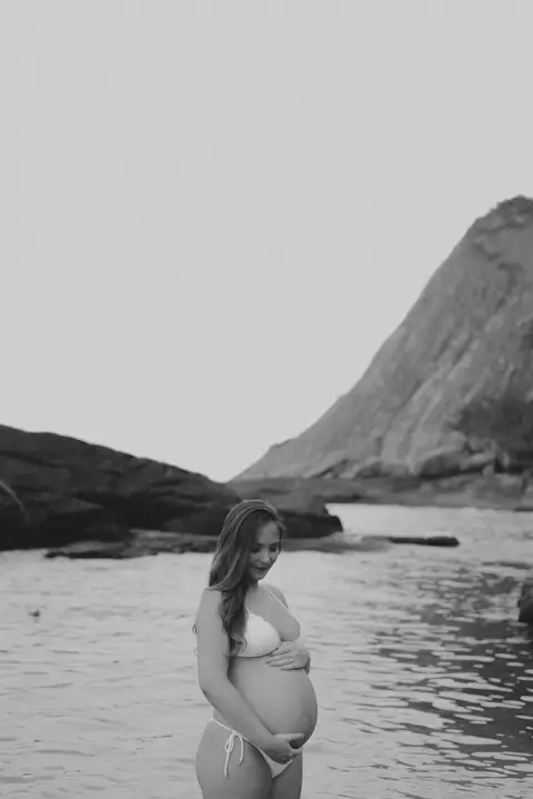 ensaio gestante  praia de itacoatiara niteroi ; renata rocha fotografa niteroi '