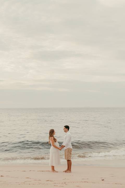 ensaio gestante  praia de itacoatiara niteroi ; renata rocha fotografa niteroi '