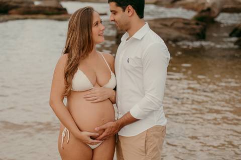 ensaio gestante  praia de itacoatiara niteroi ; renata rocha fotografa niteroi '