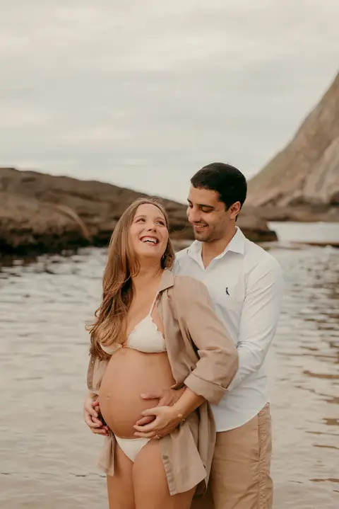 ensaio gestante  praia de itacoatiara niteroi ; renata rocha fotografa niteroi '