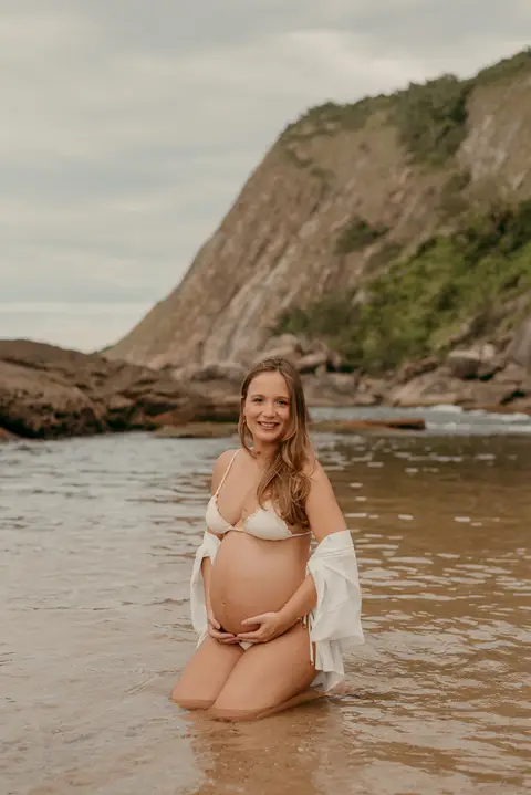 ensaio gestante  praia de itacoatiara niteroi ; renata rocha fotografa niteroi '