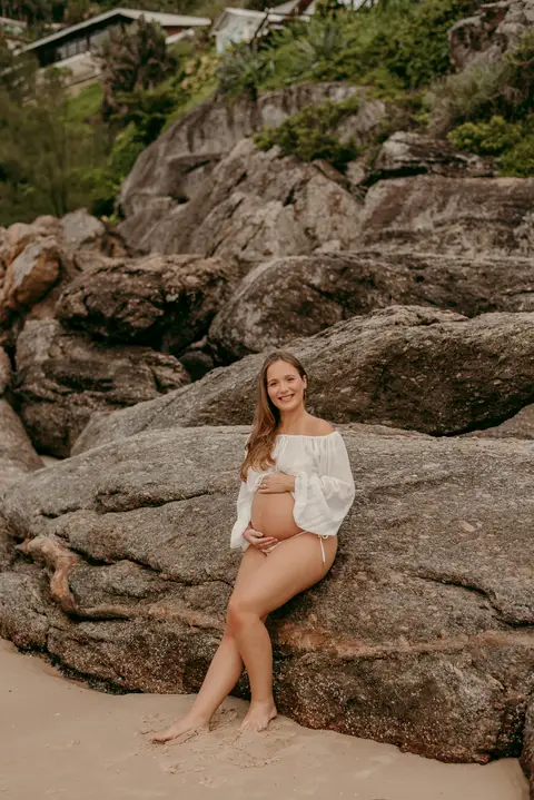 ensaio gestante  praia de itacoatiara niteroi ; renata rocha fotografa niteroi '