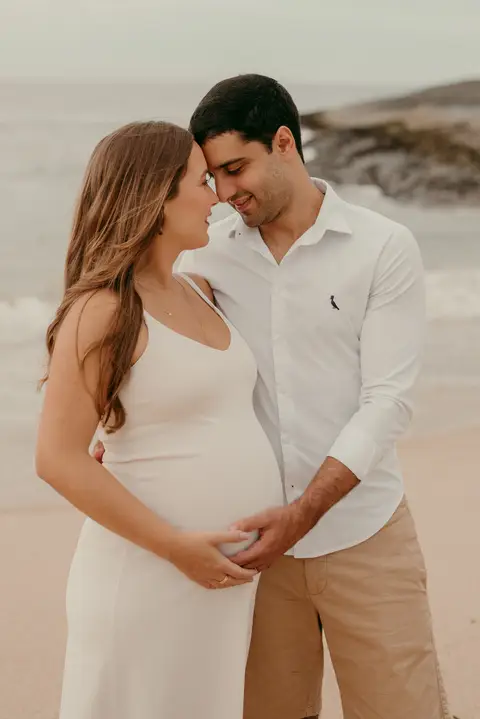 ensaio gestante  praia de itacoatiara niteroi ; renata rocha fotografa niteroi '