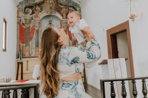 Batizado em Niterói na Igreja Histórica de São Francisco Xavier - Fotógrafa Renata Rocha'