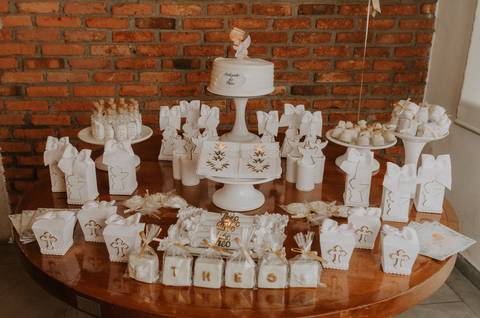 Batizado em Niterói na Igreja Histórica de São Francisco Xavier - Recepção no restaurante À Mineira - Fotógrafa Renata Rocha'