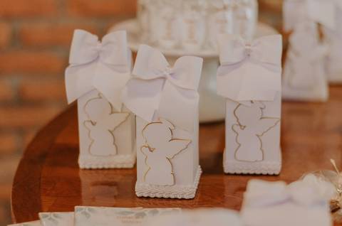 Batizado em Niterói na Igreja Histórica de São Francisco Xavier - Recepção no restaurante À Mineira - Fotógrafa Renata Rocha'