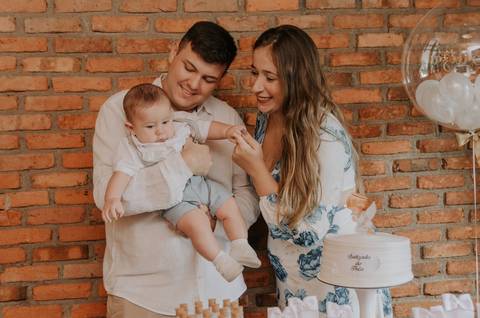 Batizado em Niterói na Igreja Histórica de São Francisco Xavier - Recepção no restaurante À Mineira - Fotógrafa Renata Rocha'